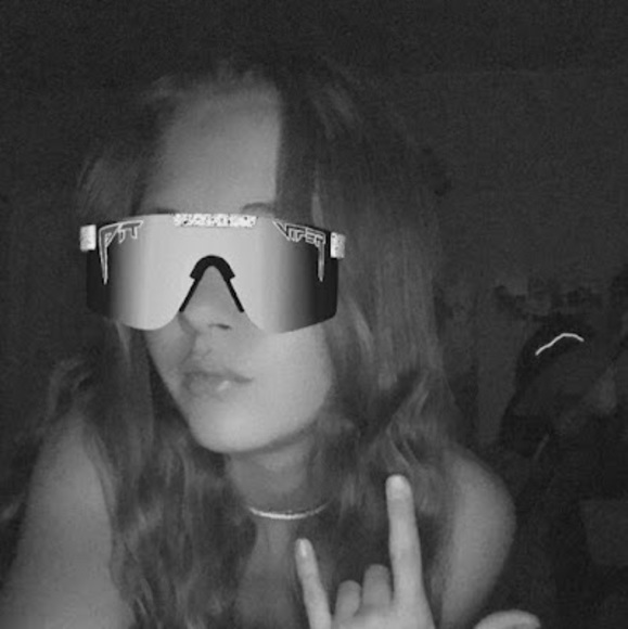 Meet your Posher, Kylee - Picture 1 of 1